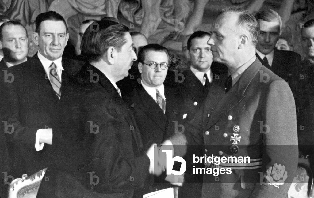 Ribbentrop congratulates the Yugoslavian Prime Minister on the occasion of Yugoslavia joining the Tripartite Pact (b/w photo)