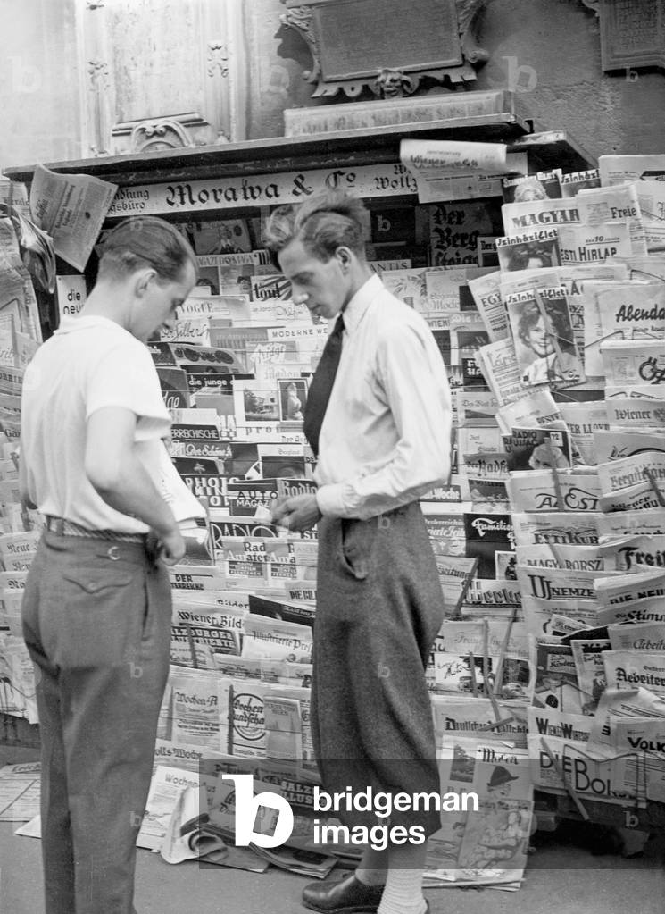Newstand in Vienna, 1936 (b/w photo)