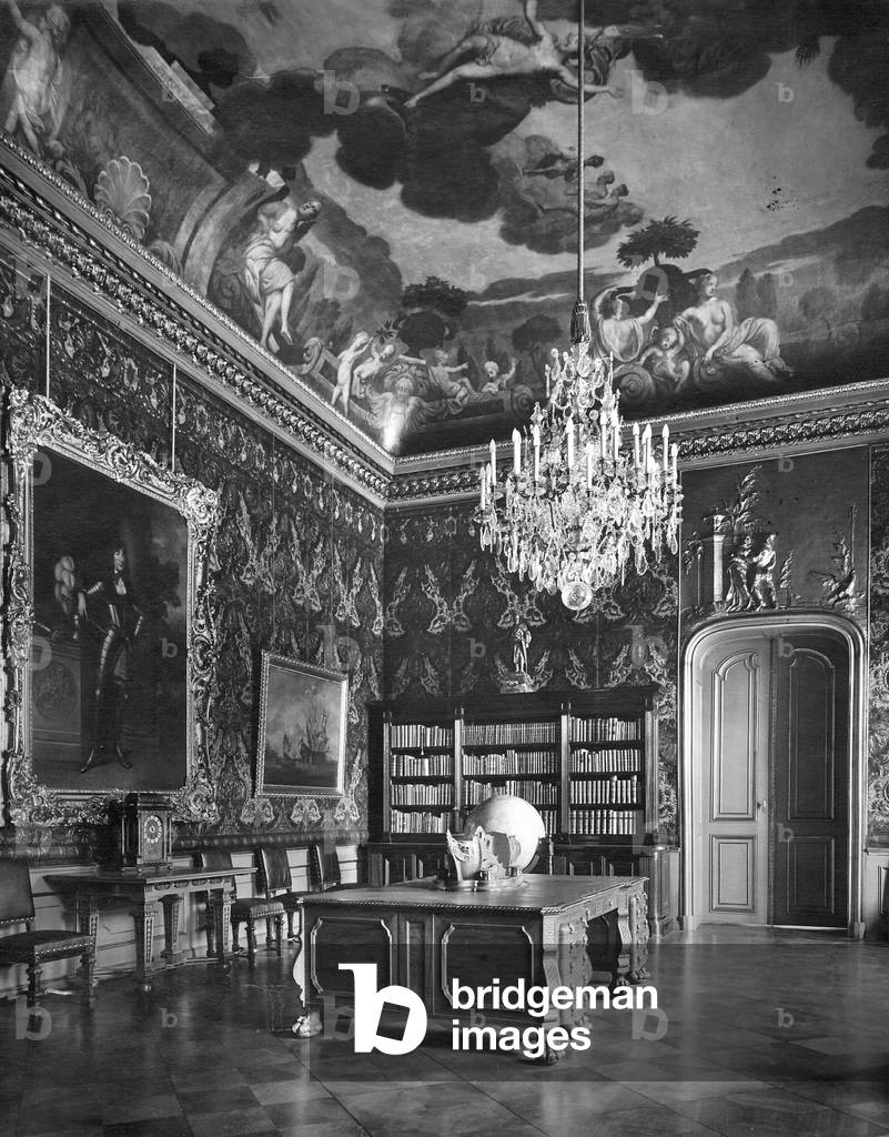 Hall in the City Palace, 1926 (b/w photo)