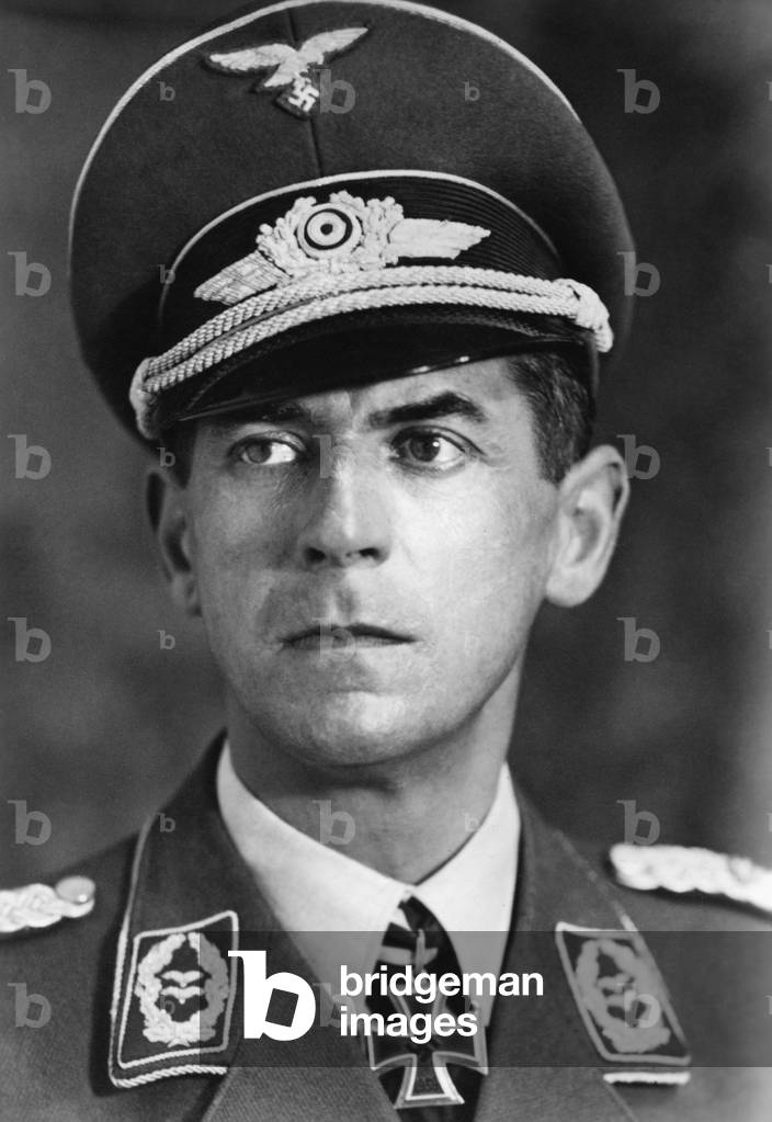 Knight's Cross bearer Ernst Guerkel, 1942 (b/w photo)