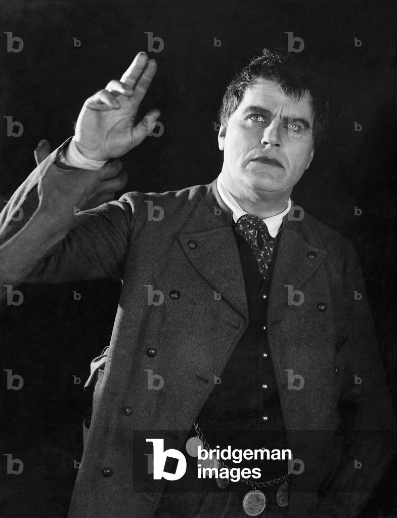Eduard von Winterstein in 'Der Meineidbauer', 1915 (b/w photo)