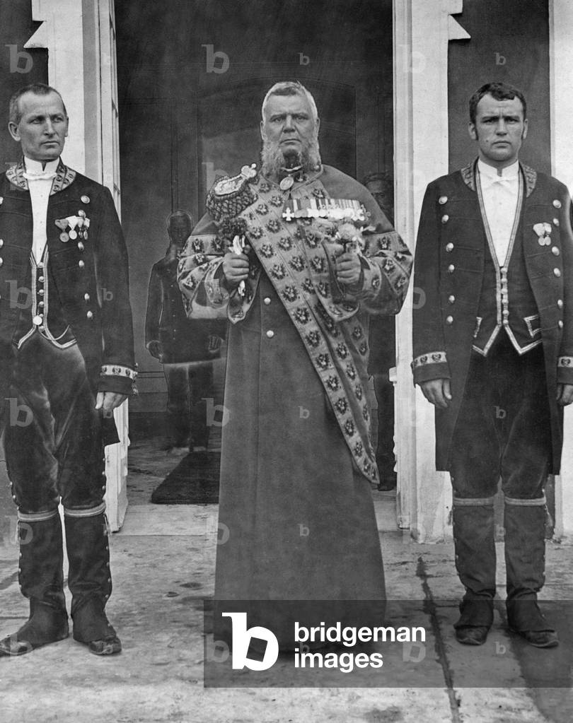 Head porter of the Tsar with his assistants, 1906 (b/w photo)