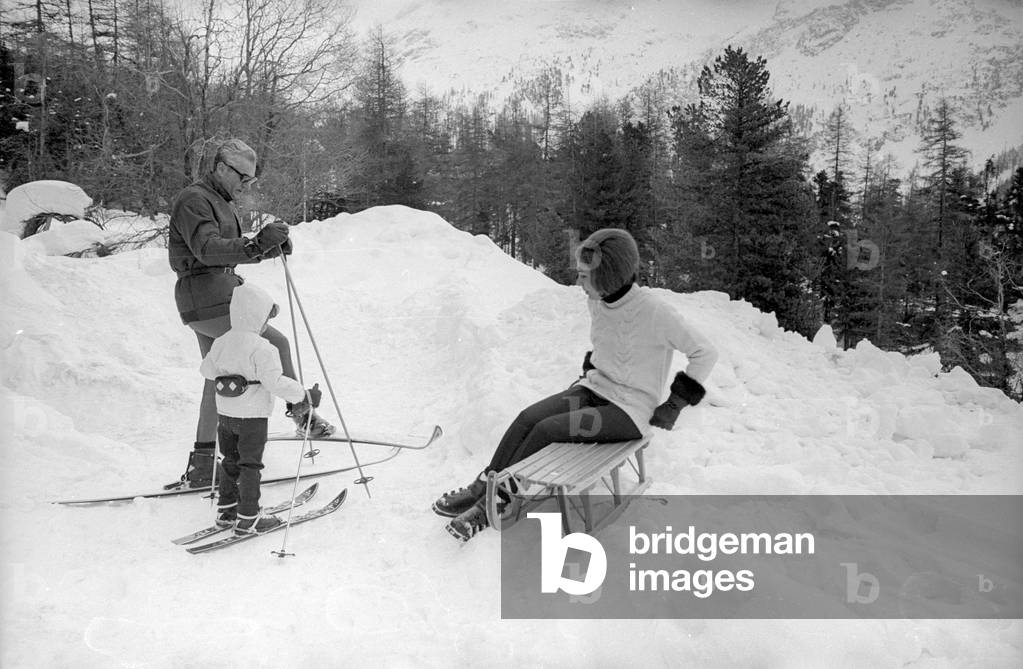 Shah Reza Pahlavi and Farah Diba in St. Moritz, 1968 (b/w photo)