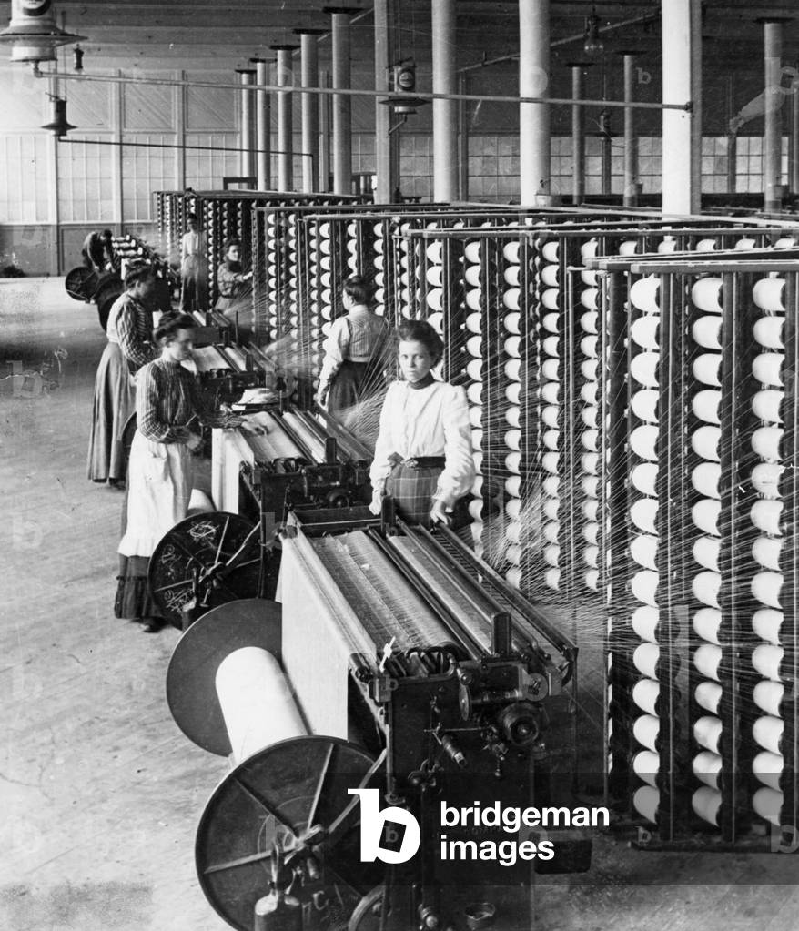 Women in a cotton spinning mill, 1905 (b/w photo)