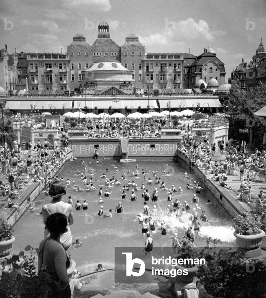 Budapest (b/w photo)