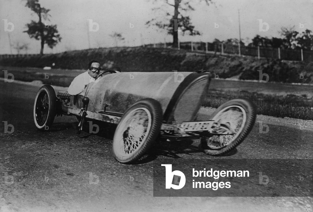 Racing car, 1922 (b/w photo)