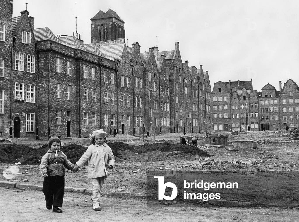 Reconstruction of Danzig, 1959 (b/w photo)