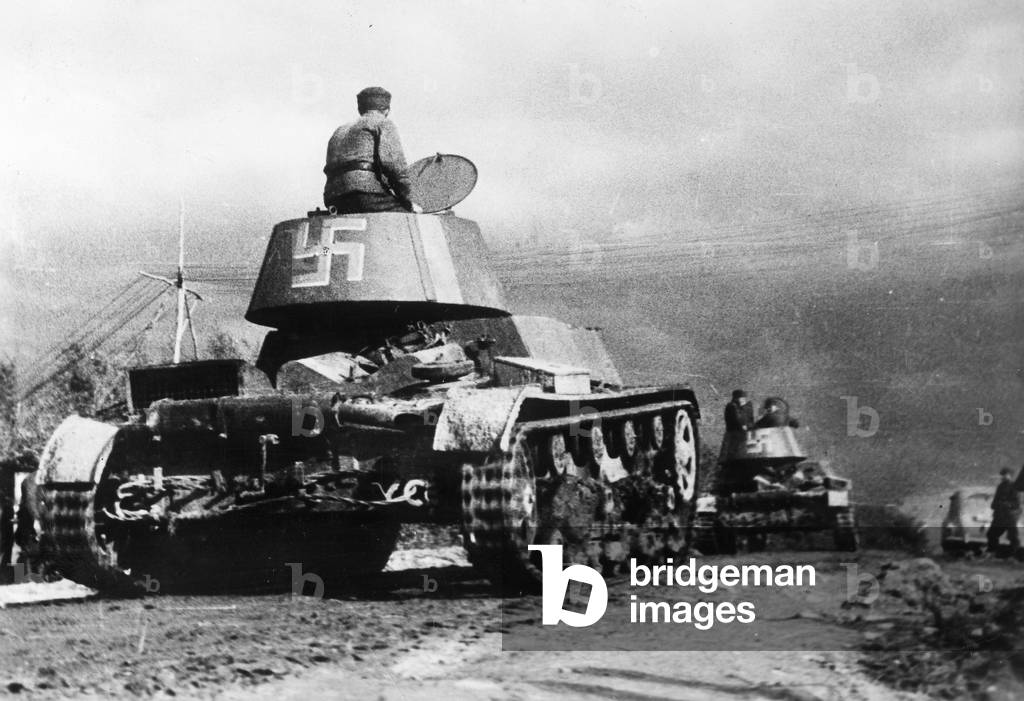 Finnish tanks on the Eastern Front, 1942 (b/w photo)
