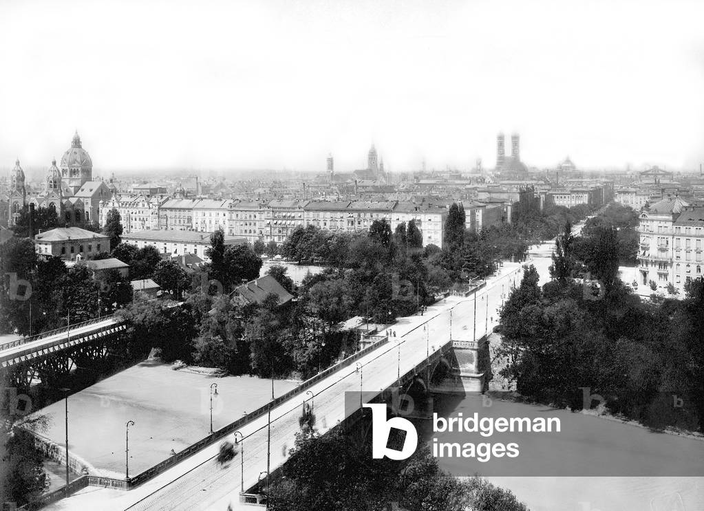 Maximilian street in Munich, 1906 (b/w photo)