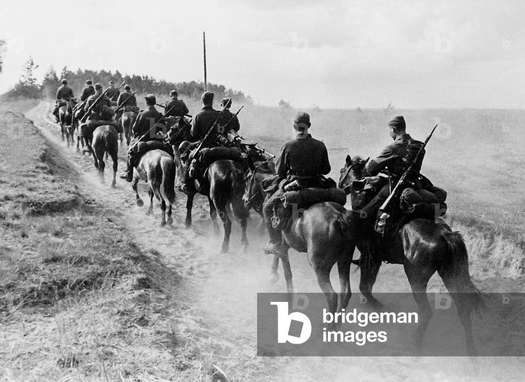 State-owned rider on the Eastern Front (b/w photo)