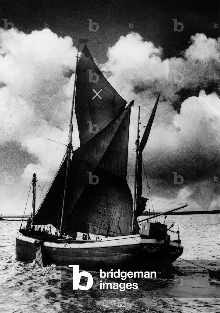 Fishing boat on the Thames, 1934 (b/w photo)