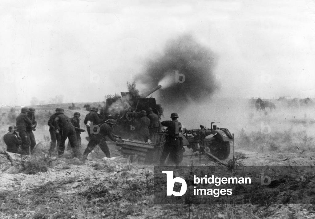 Battle of Stalingrad, 1942 (b/w photo)