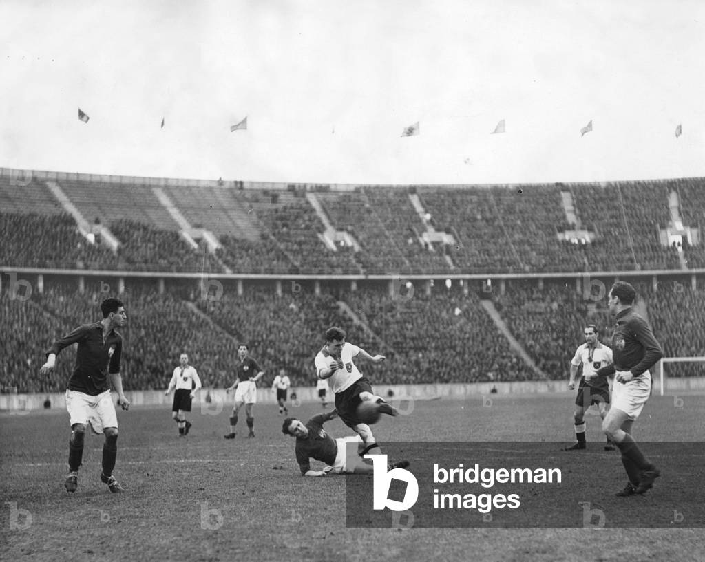 Football match Germany - Yugoslavia in Berlin 1939 (b/w photo)