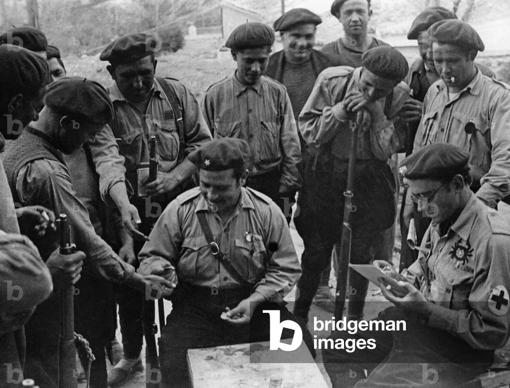 Payout to a volunteer unit of the Spanish national faction, 1937