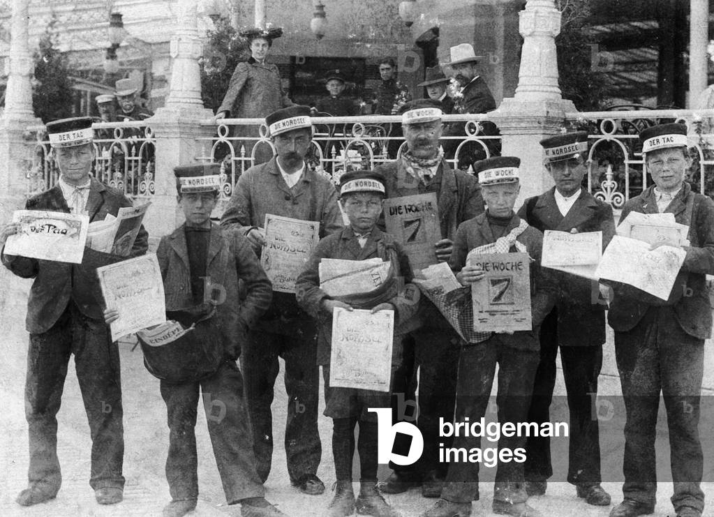 Paperboys, 1903 (b/w photo)