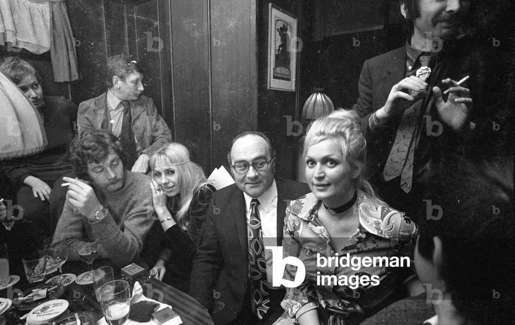 The 10th anniversary of the Alter Simpl, Munich 1970 (b/w photo)