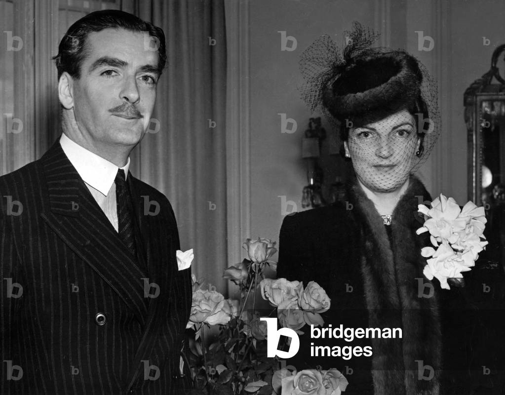 Anthony Eden with his first wife Beatrice Beckett (b/w photo)