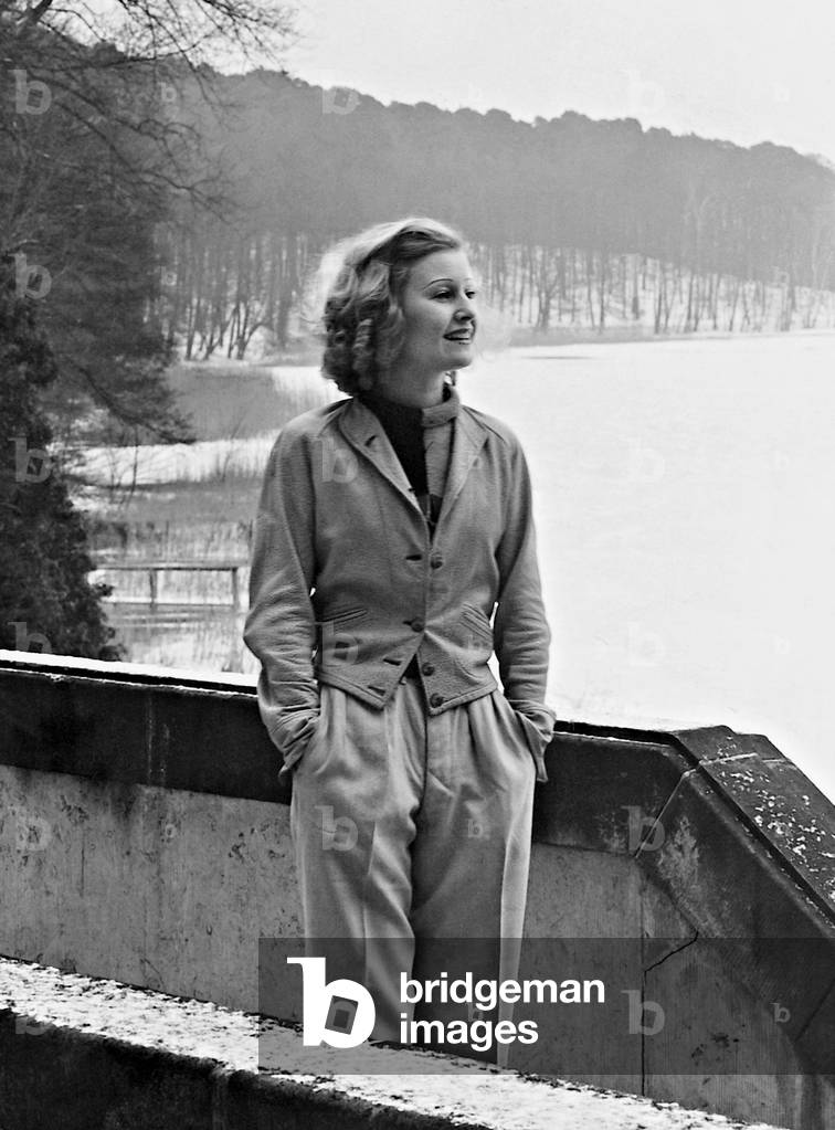 Lilian Harvey, 1936 (b/w photo)