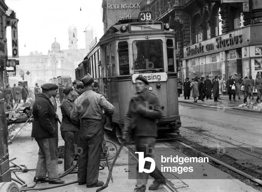 Allied prisoners of war (b/w photo)