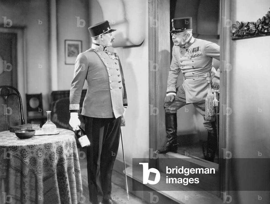 Alexander Roda Roda und Vlasta Burian in 'Fake Field Marshal', 1930 (b/w photo)
