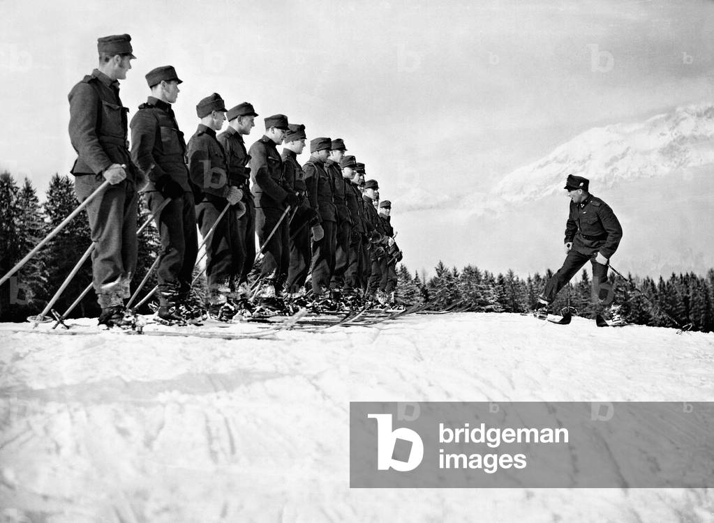 Austrian mountain infantry, 1935 (b/w photo)
