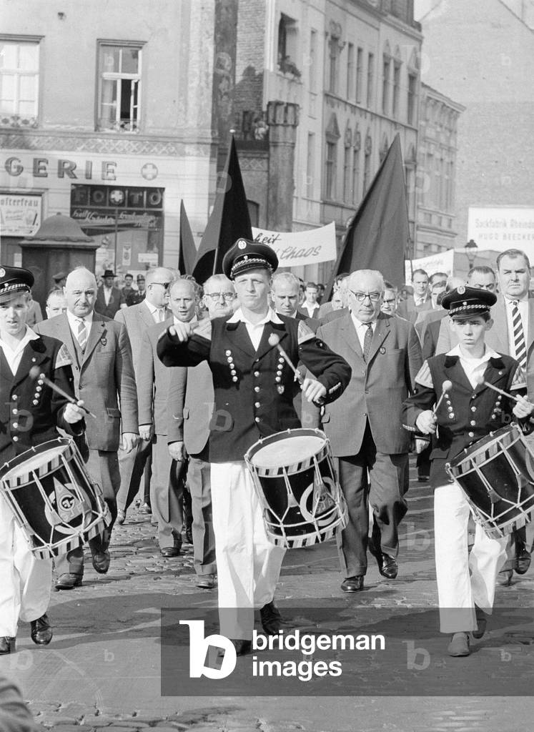 Protest march of miners in Bonn, 1959 (b/w photo)