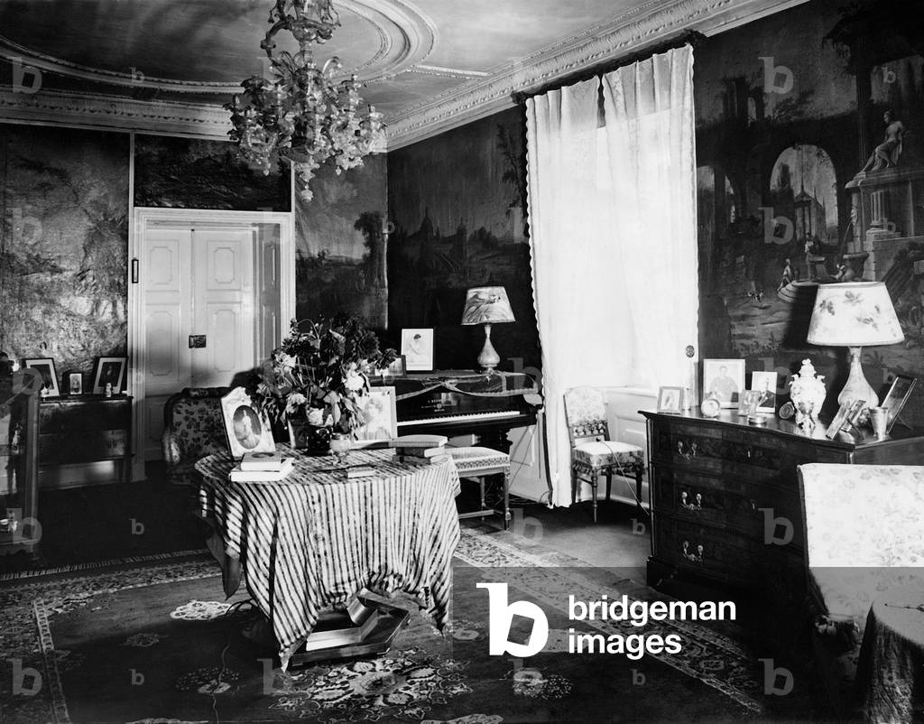 Music room in the palace at Schoenhausen, 1933 (b/w photo)