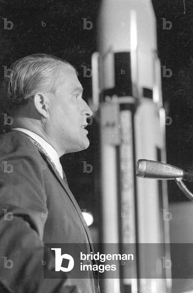 Wernher von Braun at the IVA, 1965 (b/w photo)