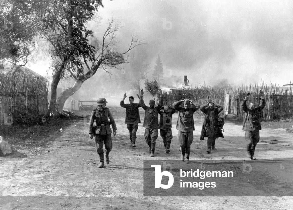 Soviet prisoners of war on the Eastern front in the Second World War. (b/w photo)