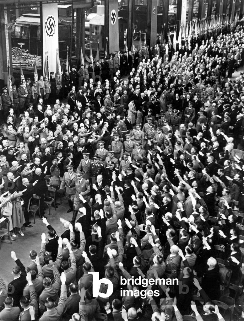 Arrival of Hess to the meeting of the Reich working chamber, 1940 (b/w photo)