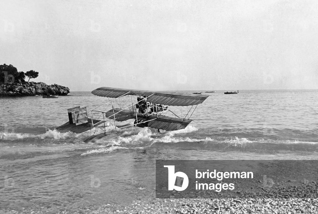Water-plane contest, Monaco, 1912 (b/w photo)