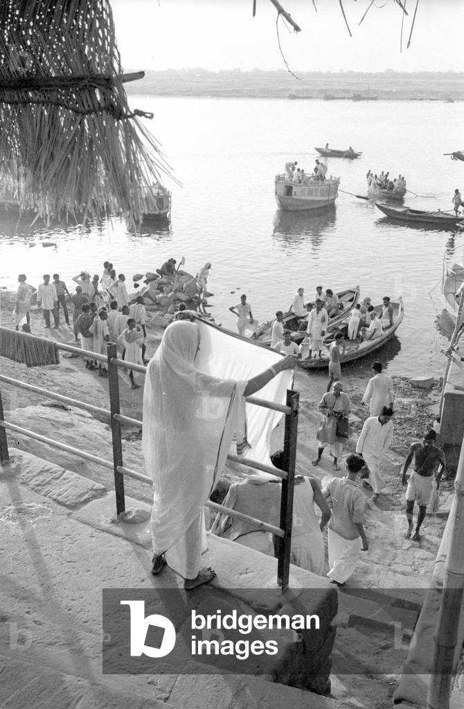 Boat dock in Benares, 1966 (b/w photo)