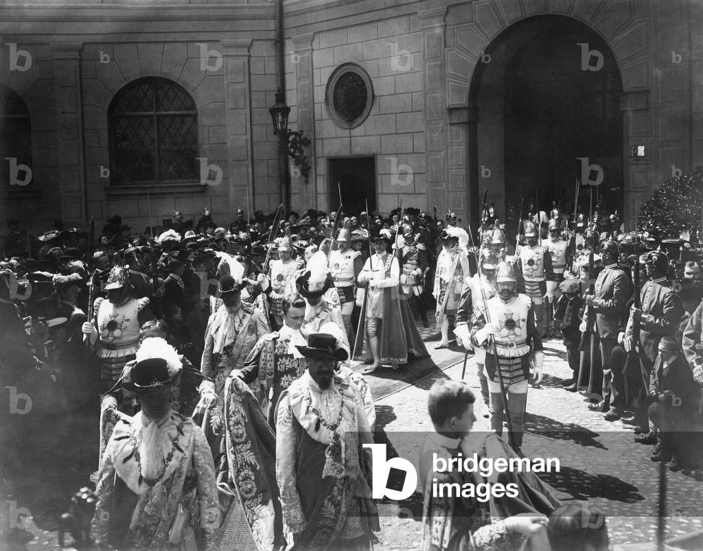 Georgi Knight Festival in Munich, 1901 (b/w photo)
