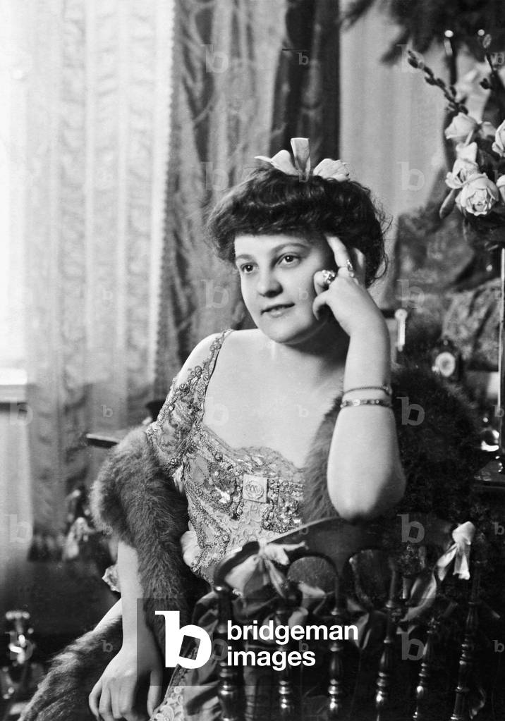 Hansi Arnstaedt, 1906 (b/w photo)