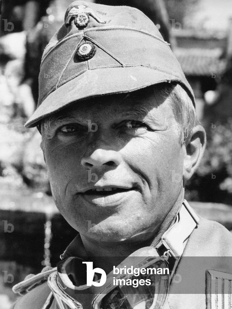 Hardy Krüger during the filming of the movie 