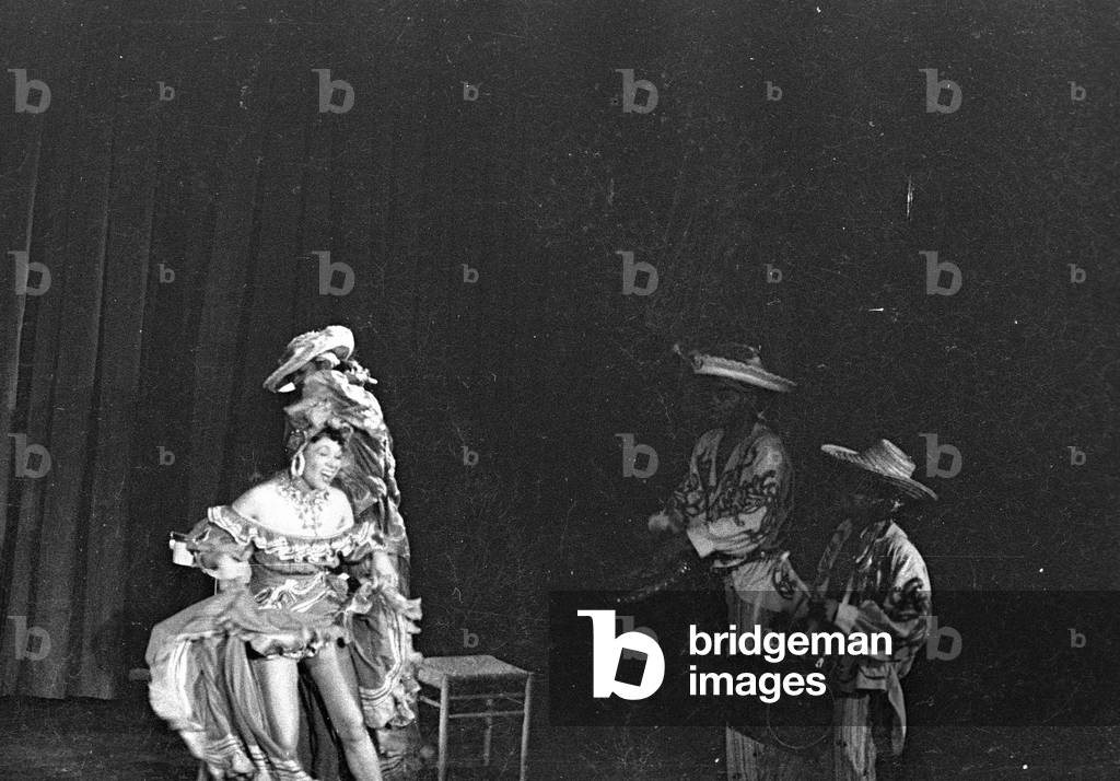 Performance of Katherine Dunham in Munich, 1954 (b/w photo)