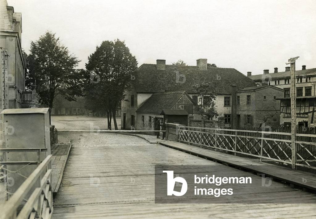 Border bridge between Germany and Poland in Filehne, around the 1920s