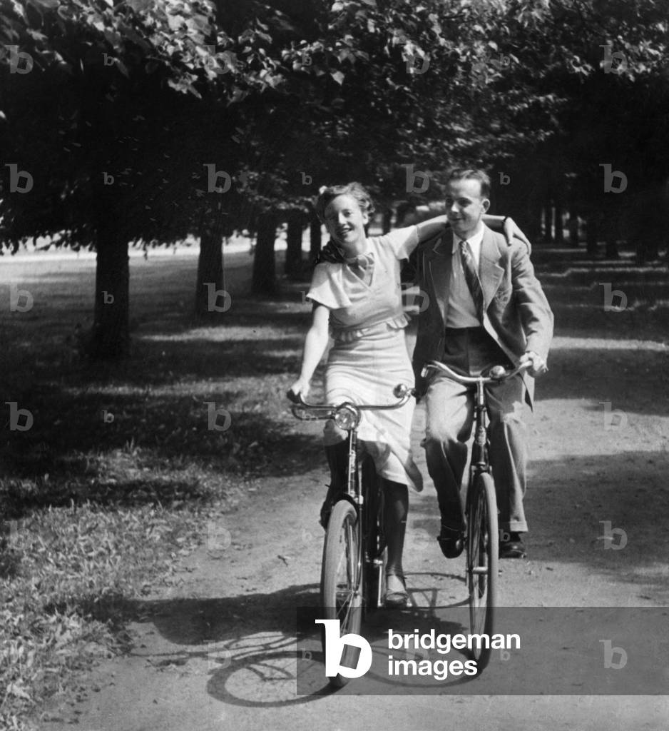 Bicycle excursion in Brandenburg (b/w photo)
