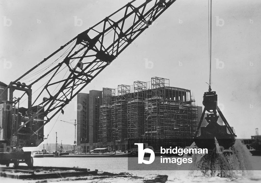 Construction of the VW factory, 1939 (b/w photo)