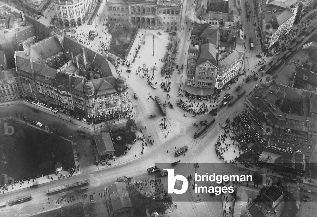 The Potsdamer and the Leipziger Platz in Berlin, 1913 (b/w photo)