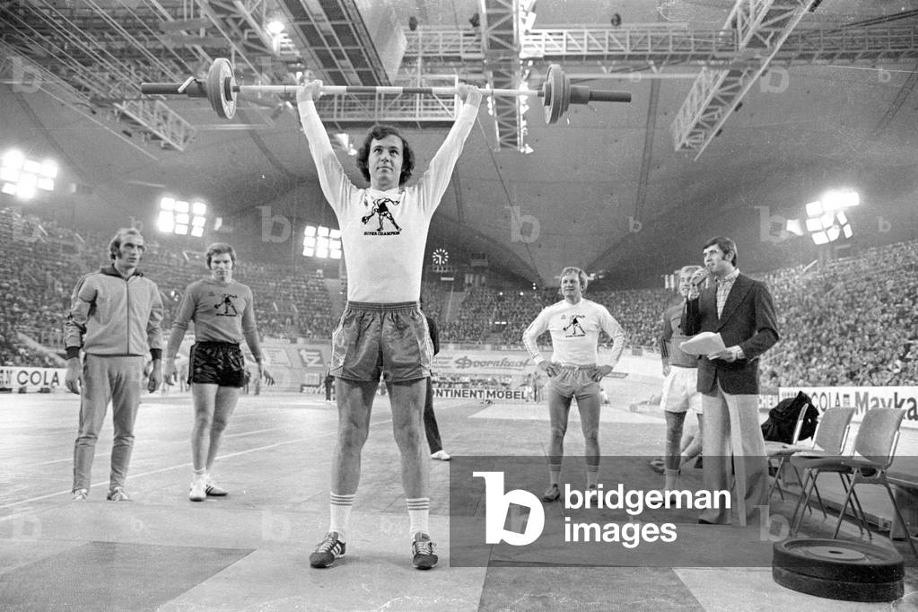 Franz Beckenbauer at the Sportpressefest (Sports Press Festival) in Munich, 1974 (b/w photo)