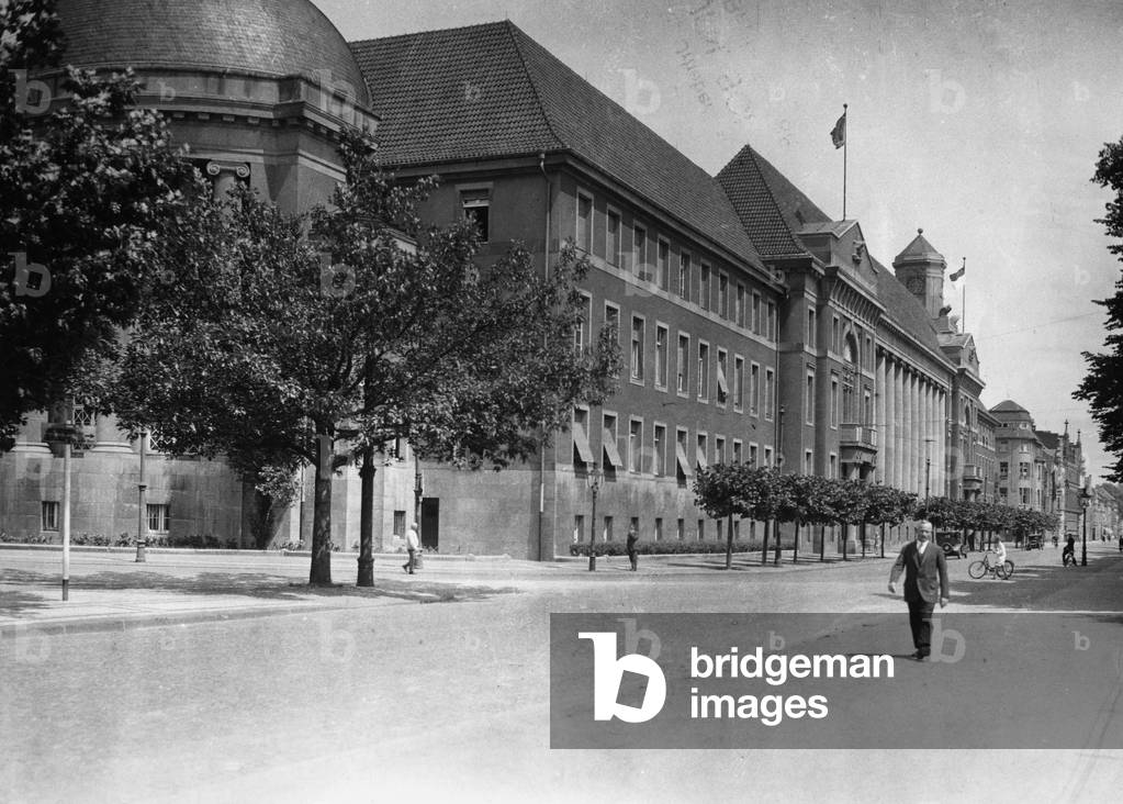Krefeld, 1930 (b/w photo)