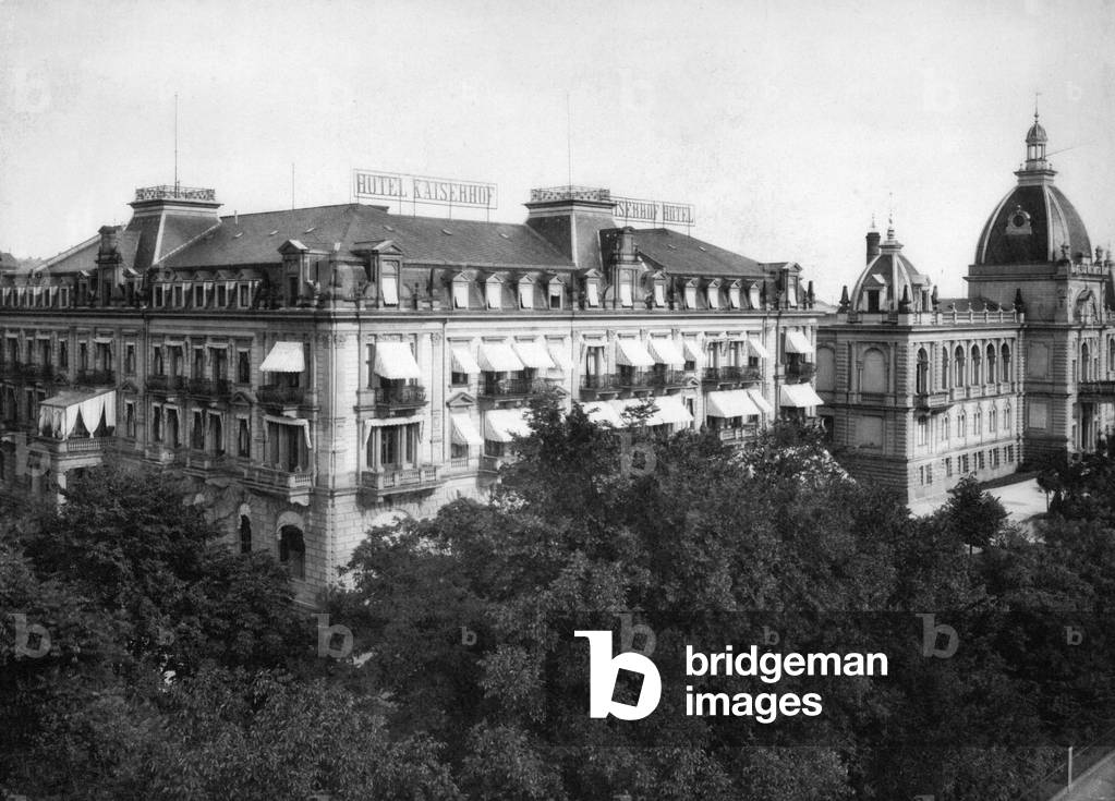 The hotel Kaiserhof in Wiesbaden, 1928 (b/w photo)