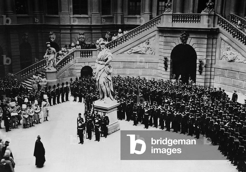 Speech of Emperor Wilhelm II to returning soldiers, 1900 (b/w photo)