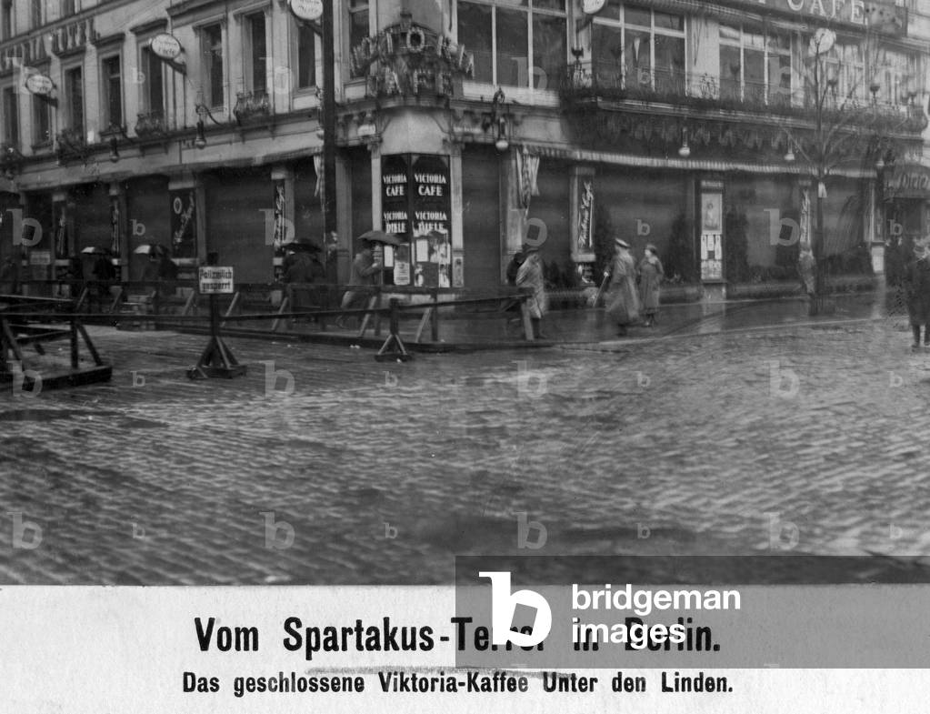 Barriers before the Victoria Hotel, 1919