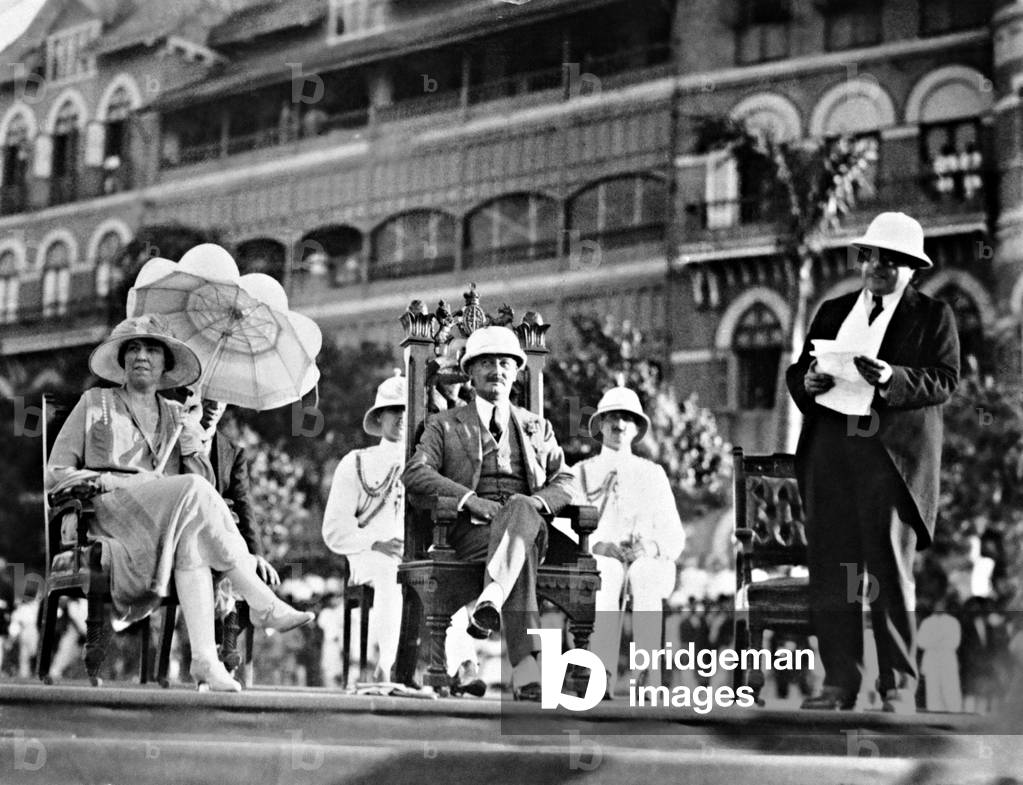 Statue of the Prince of Wales is unveiled, 1928 (b/w photo)