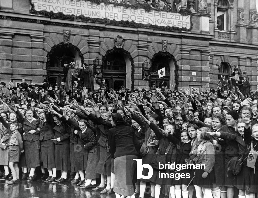 Enthusiastic population in Reichenberg, 1938