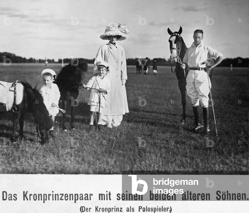The crown prince couple with their children, 1911