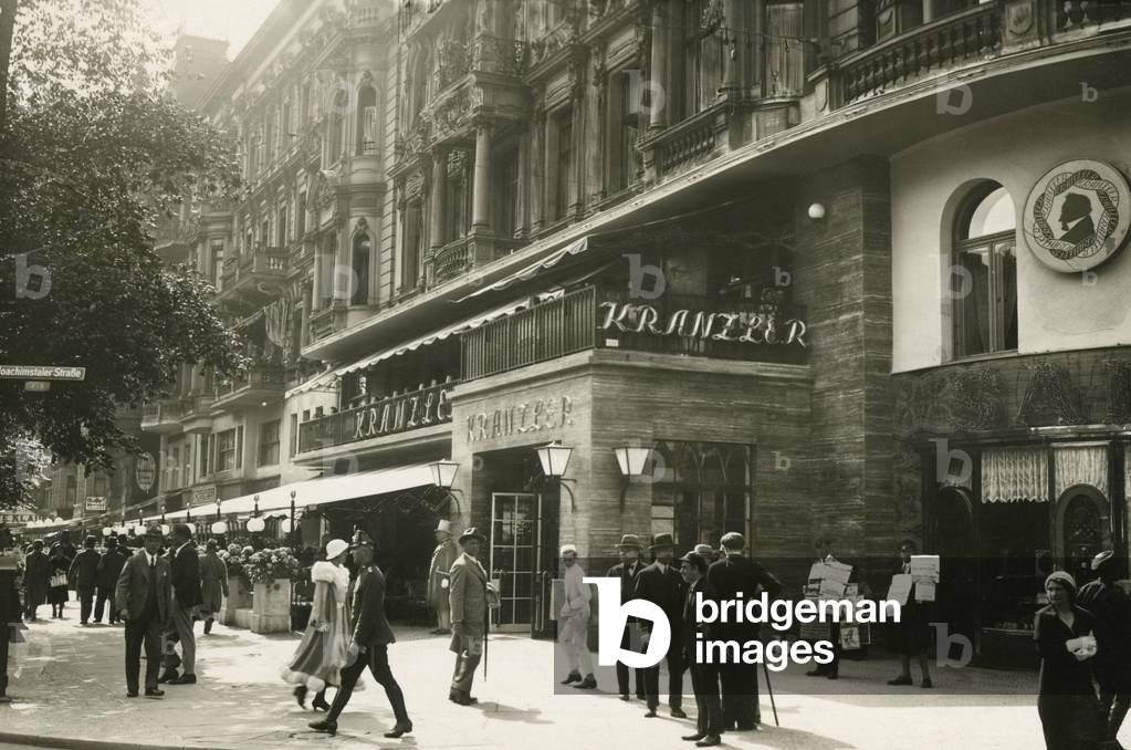 Cafe Kranzler in Berlin, around 1925