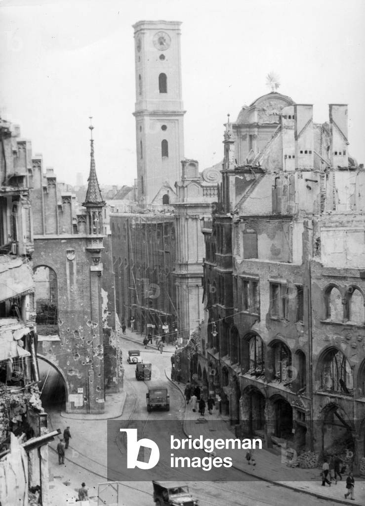 Destroyed Munich after the Second World War, 1945 (b/w photo)